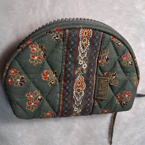 Green and Brown Wallet with Zipper Closure - Picture 6 of 8